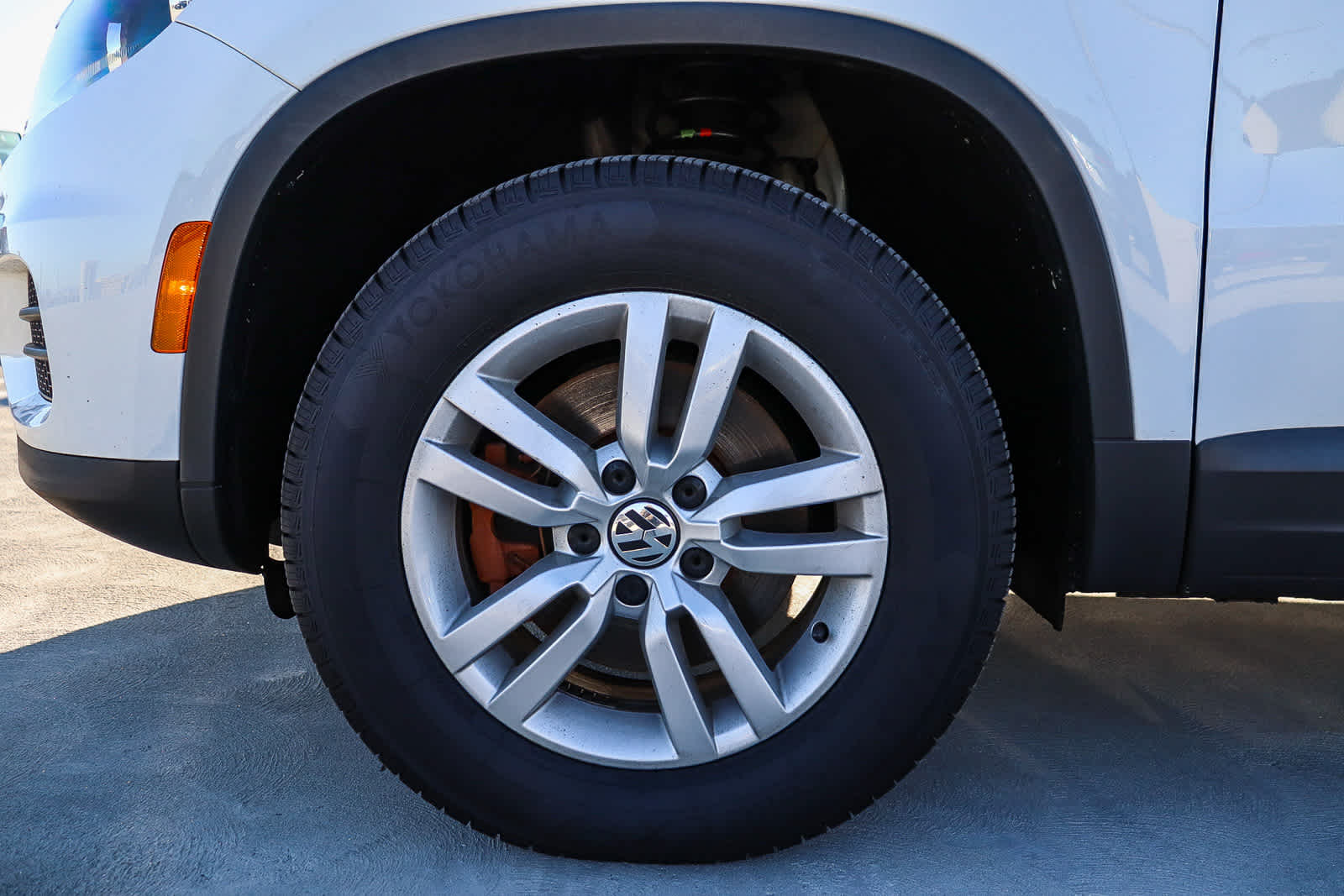 Thumbnail: 2016 Volkswagen Tiguan - 11