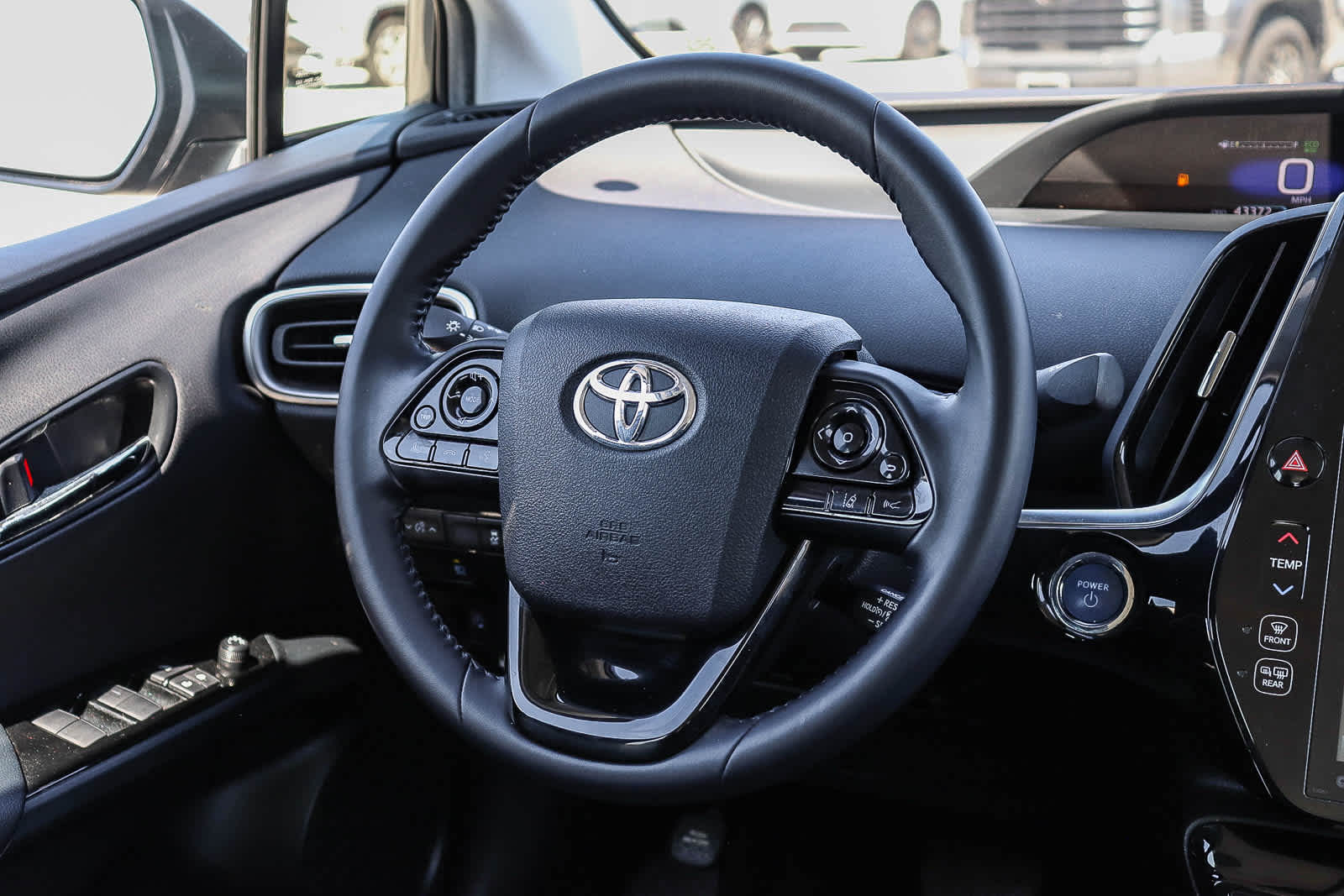 Thumbnail: 2022 Toyota Prius Prime - 14