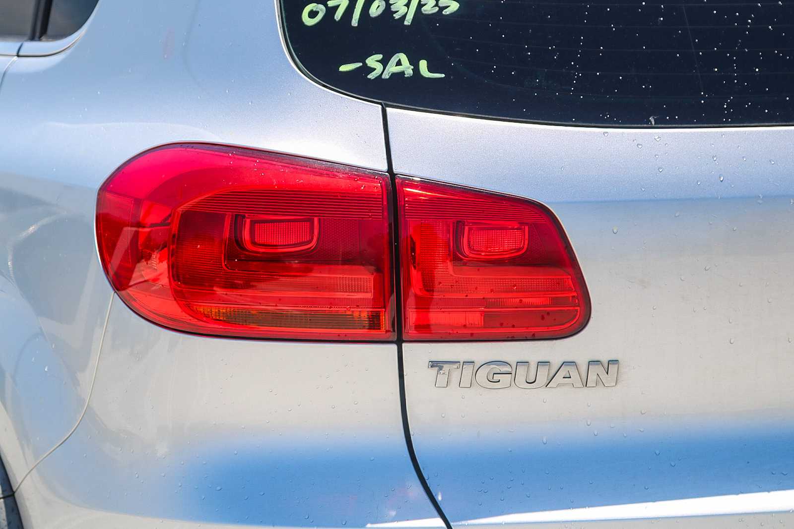 Thumbnail: 2016 Volkswagen Tiguan - 9