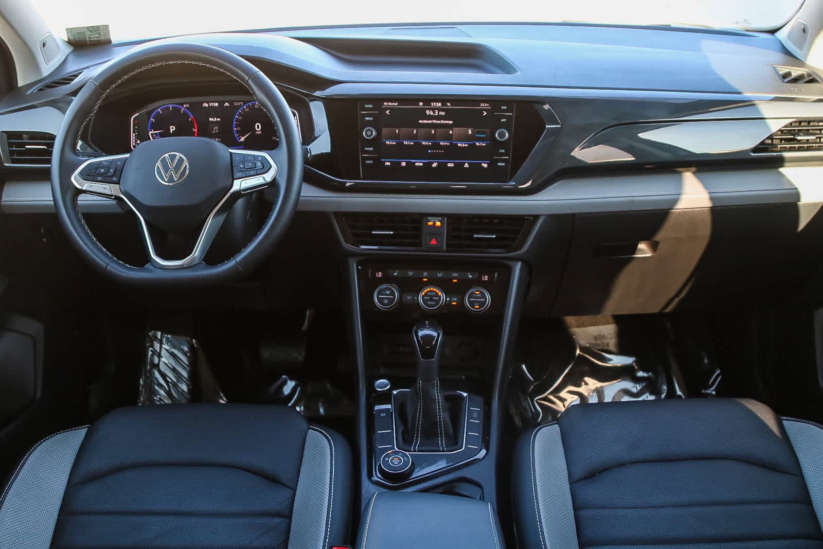 Thumbnail: 2022 Volkswagen Taos - 12