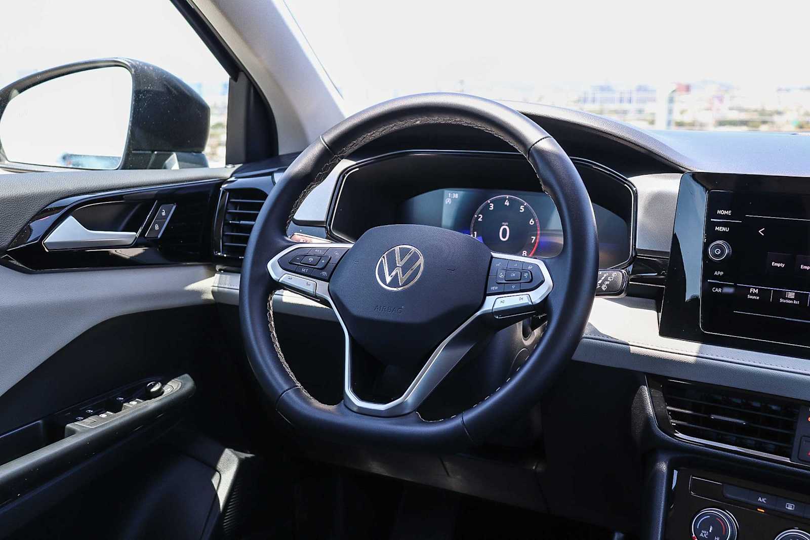 Thumbnail: 2025 Volkswagen Taos - 17