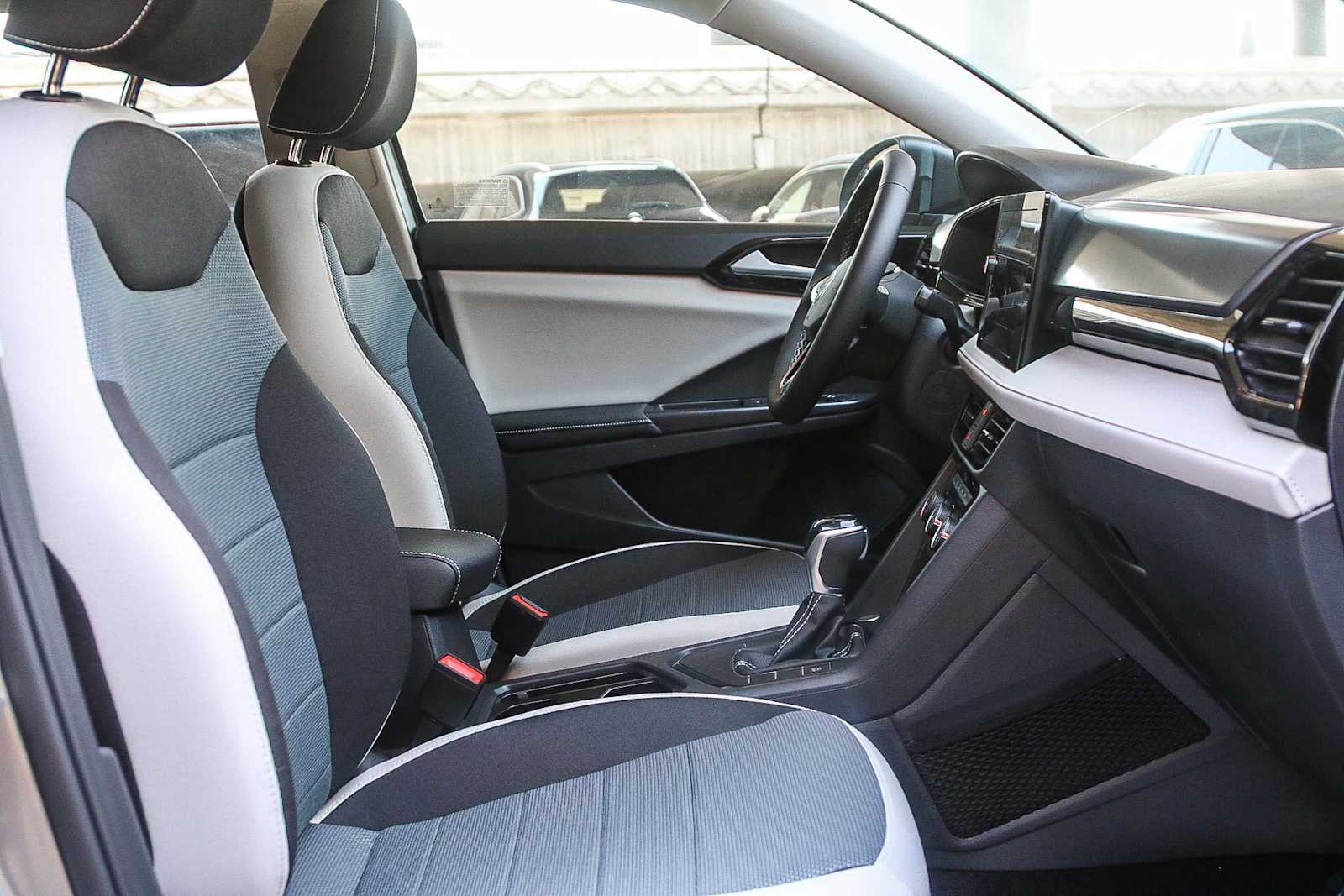 Thumbnail: 2025 Volkswagen Taos - 17