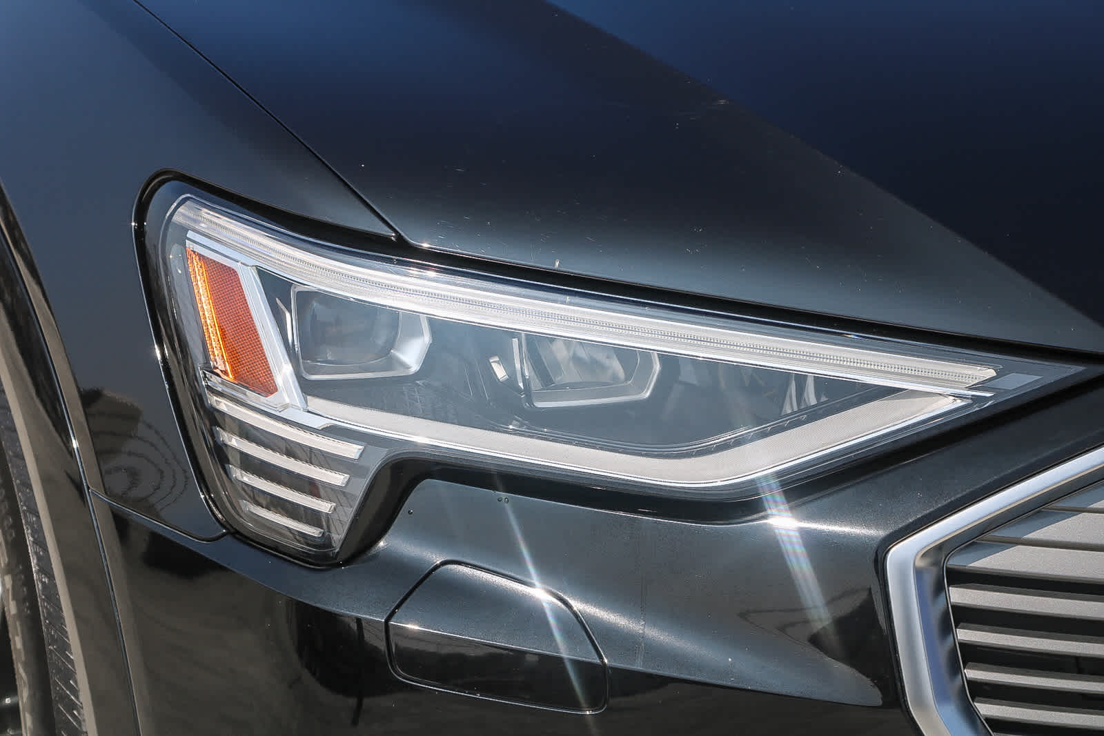 Thumbnail: 2022 Audi e-tron - 4
