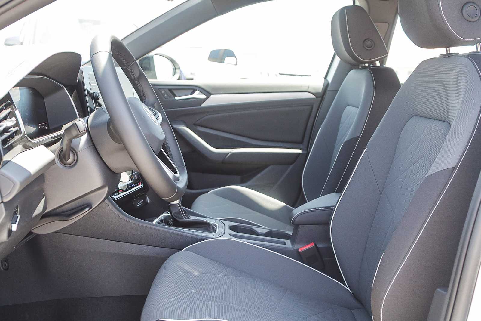 Thumbnail: 2025 Volkswagen Jetta - 18