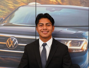 Staff member Eduardo Bello (English/Spanish) from ID_f4cd7918bf98