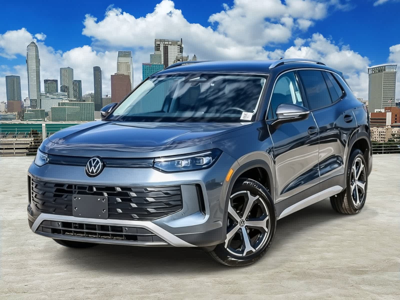 Thumbnail: 2025 Volkswagen Tiguan - 1