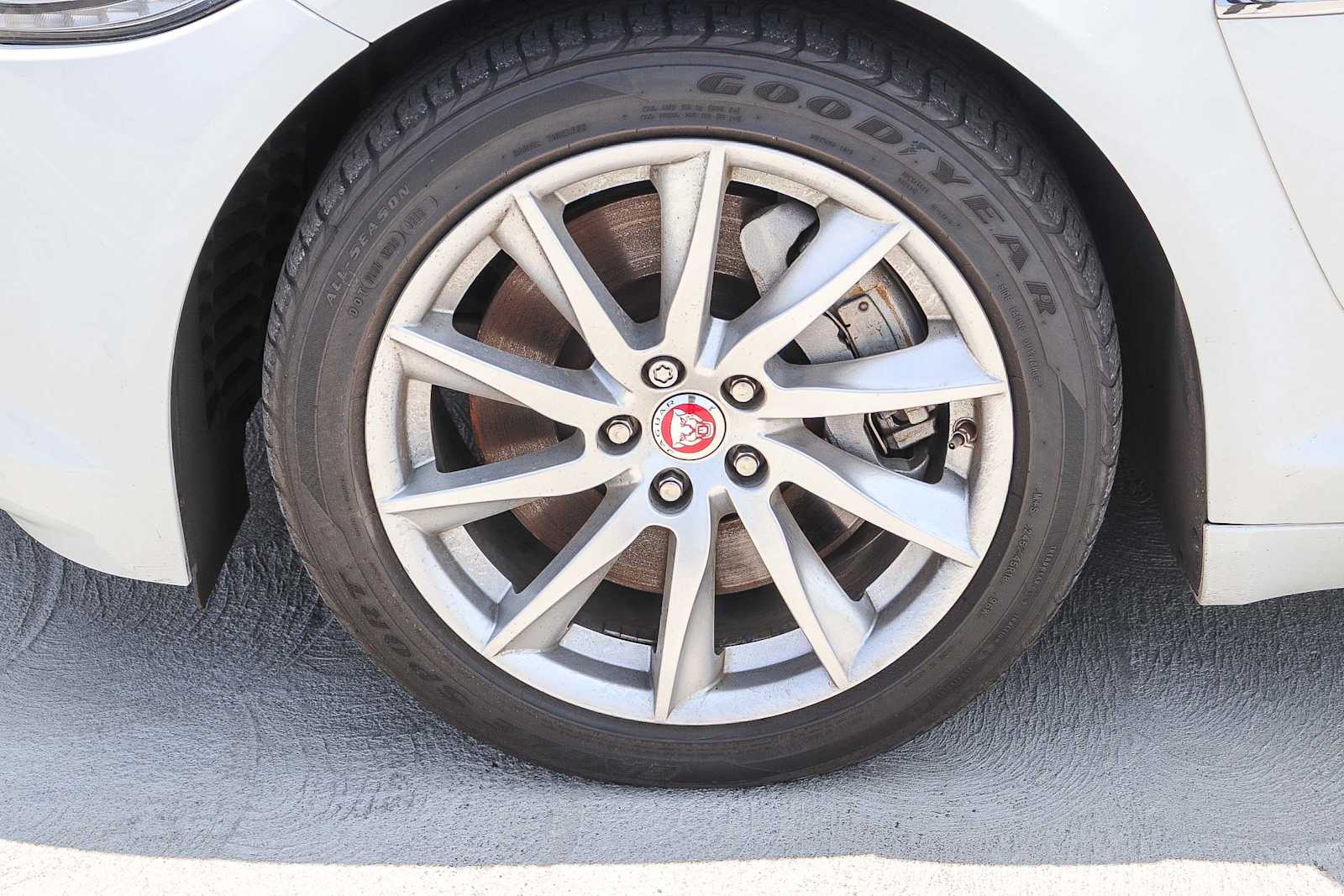 Thumbnail: 2015 Jaguar XF - 11