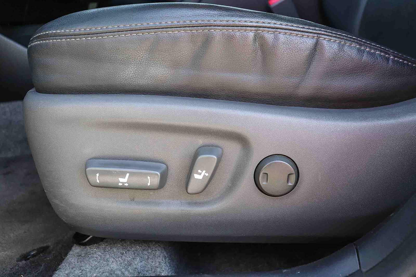 Thumbnail: 2013 Toyota Prius - 16