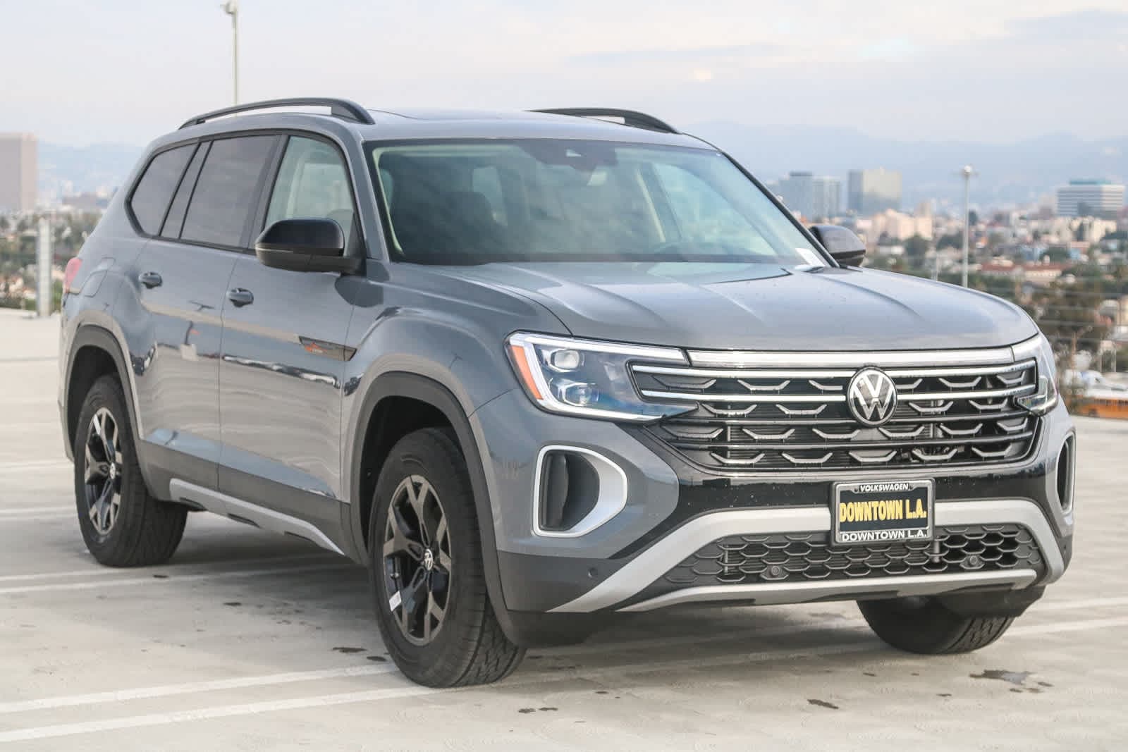 Thumbnail: 2025 Volkswagen Atlas - 3