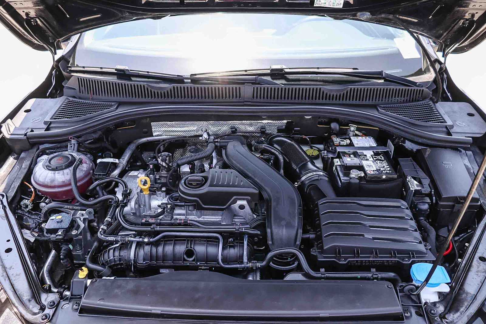 Thumbnail: 2025 Volkswagen Jetta - 29