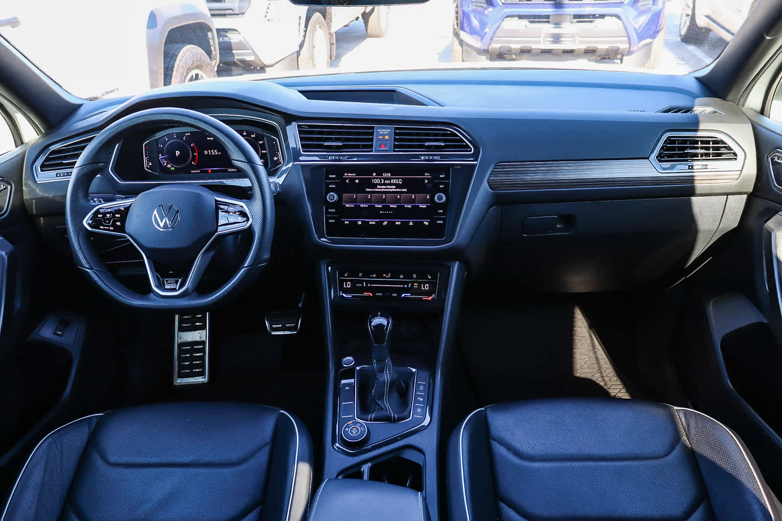 Thumbnail: 2022 Volkswagen Tiguan - 12