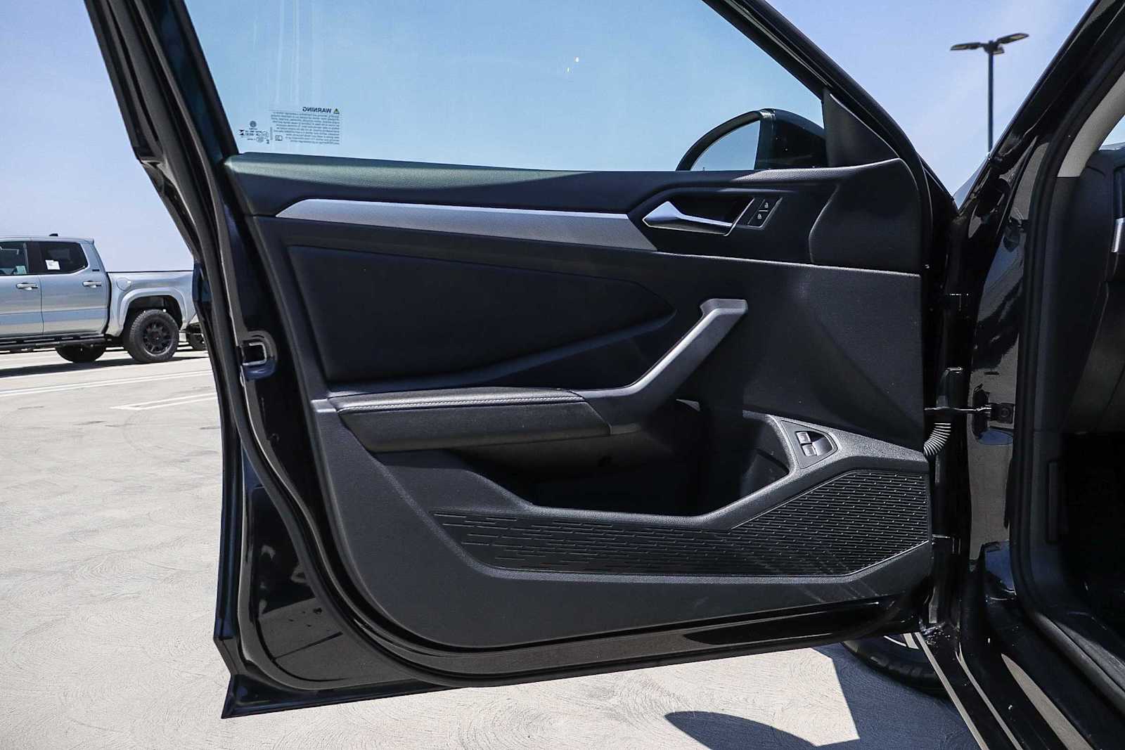 Thumbnail: 2024 Volkswagen Jetta - 21