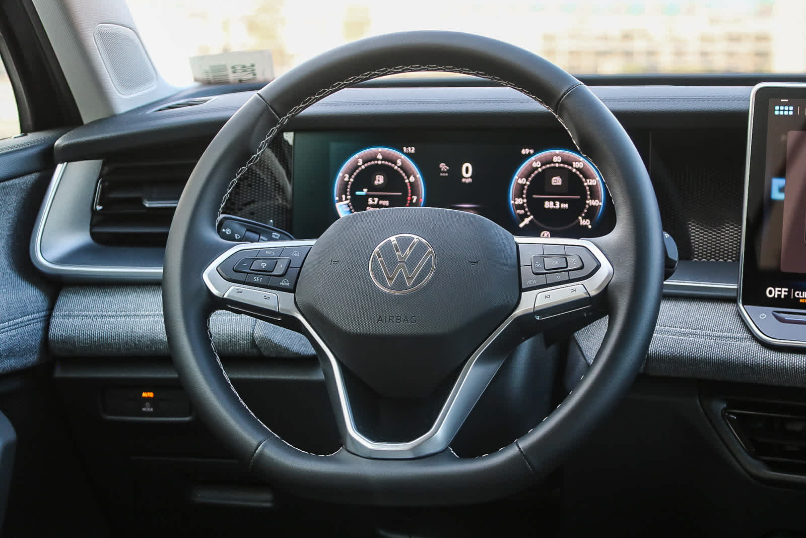 Thumbnail: 2025 Volkswagen Tiguan - 16