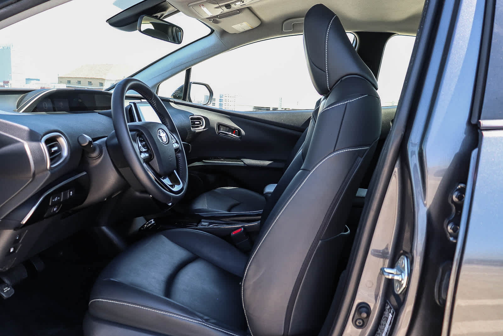 Thumbnail: 2022 Toyota Prius Prime - 16