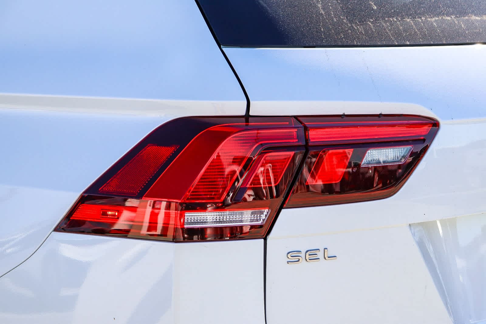 Thumbnail: 2022 Volkswagen Tiguan - 9