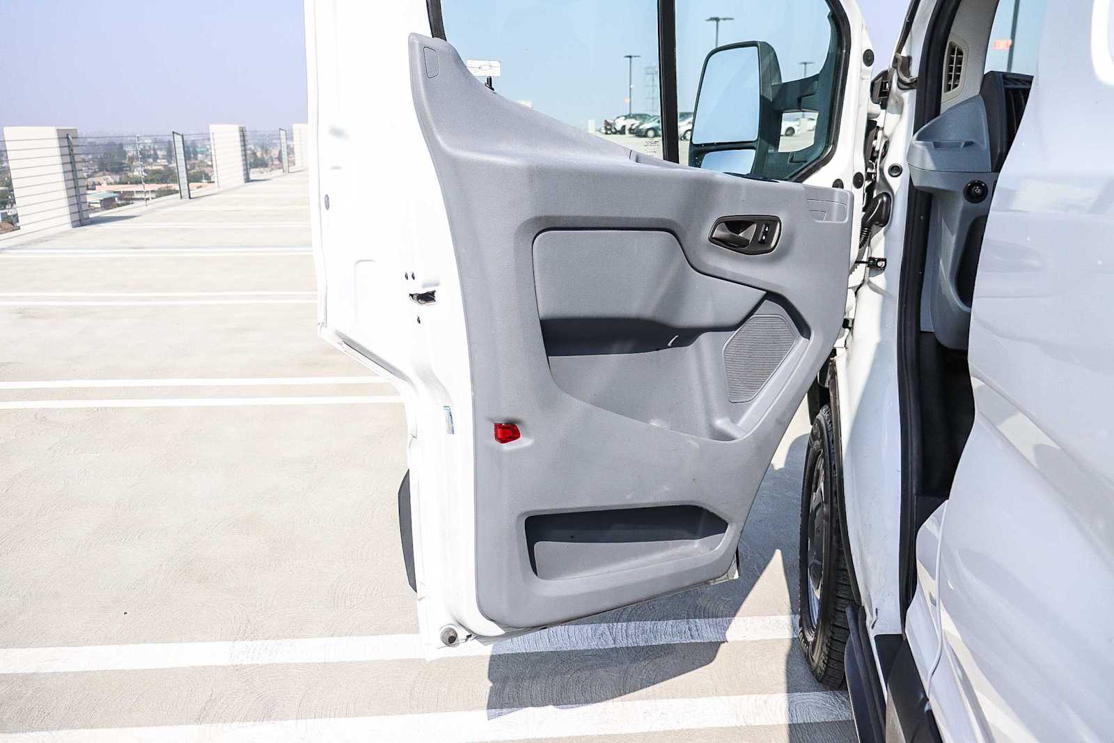 Thumbnail: 2015 Ford Transit Series - 24