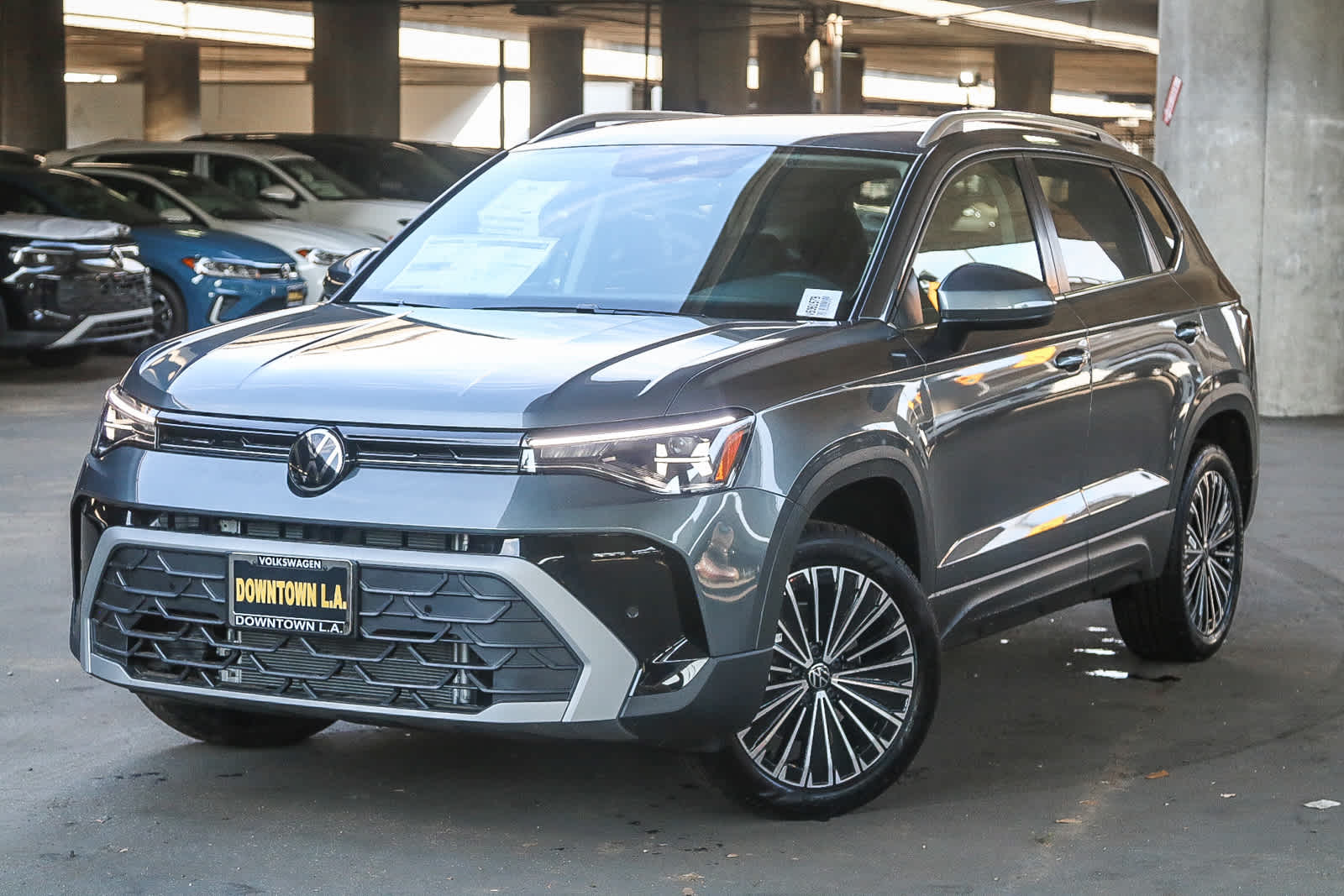 2025 Volkswagen Taos 1.5T SE's photo