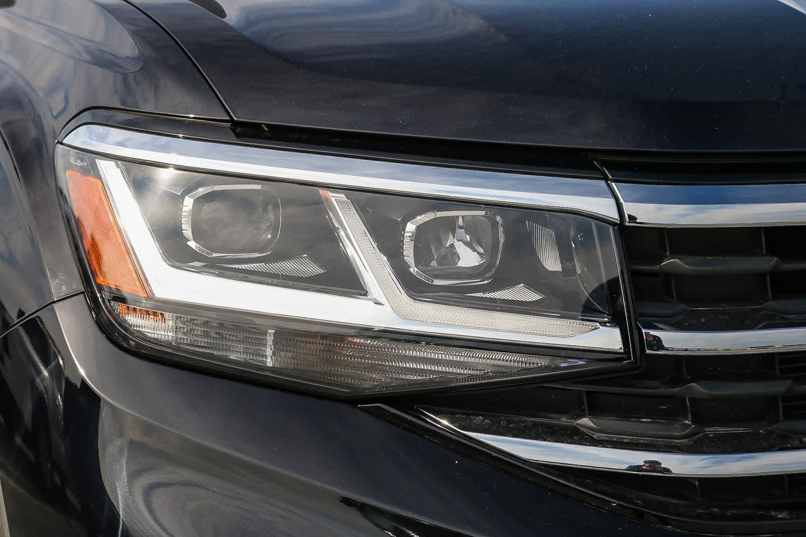 2023 Volkswagen Atlas Cross Sport V6 SE Technology photo 4