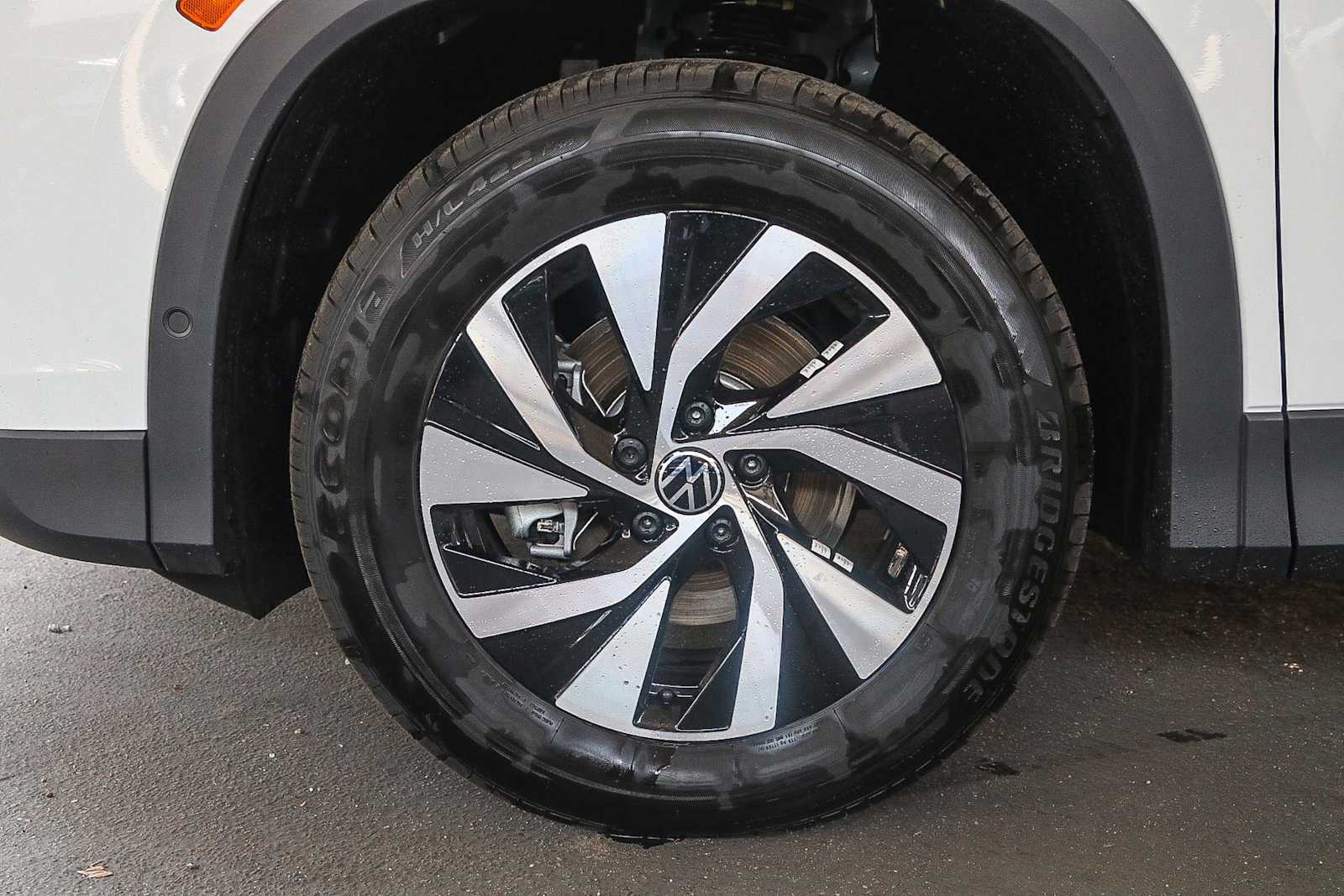 Thumbnail: 2025 Volkswagen Tiguan - 11