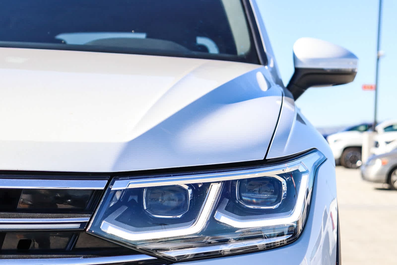 Thumbnail: 2022 Volkswagen Tiguan - 7