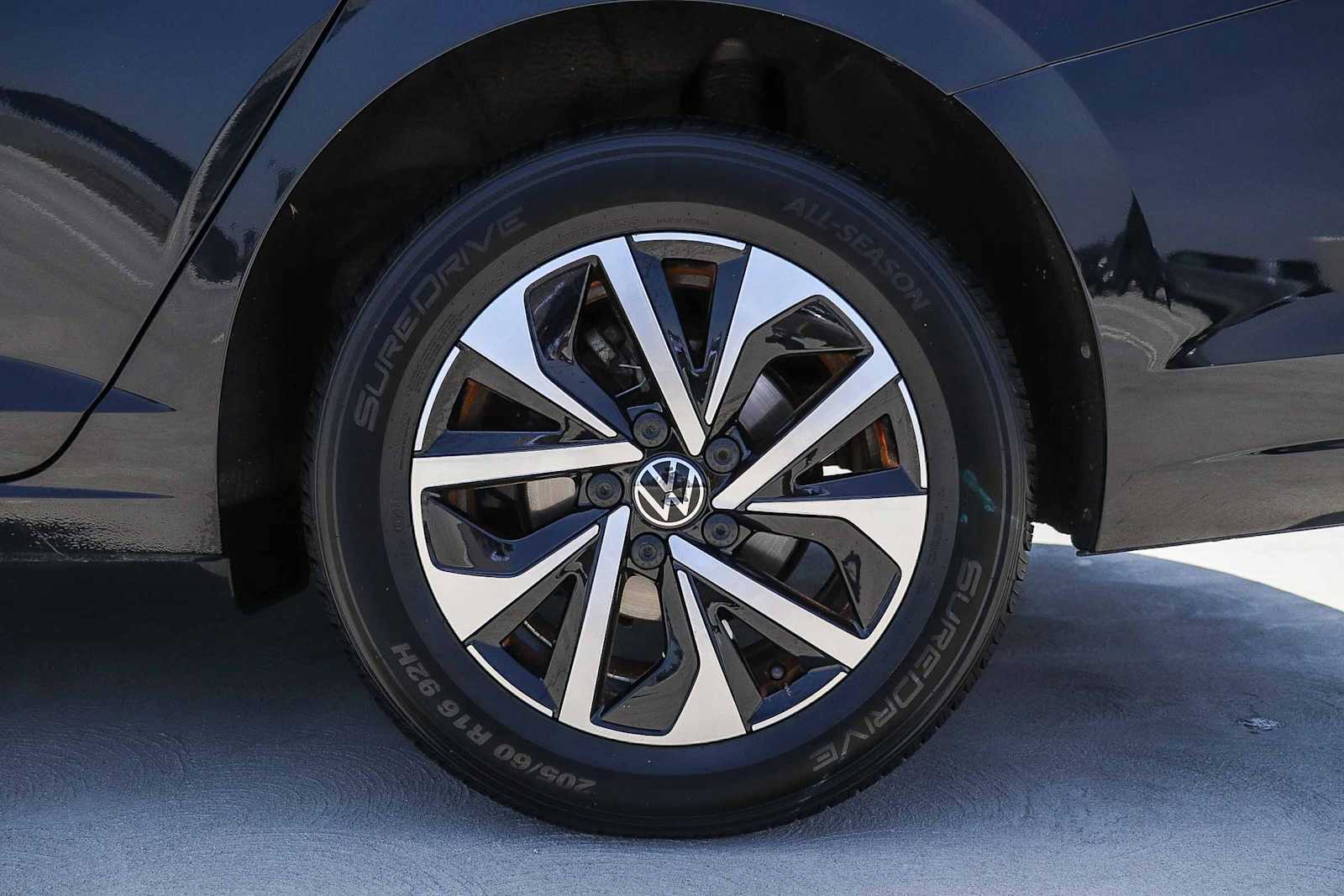 Thumbnail: 2024 Volkswagen Jetta - 10