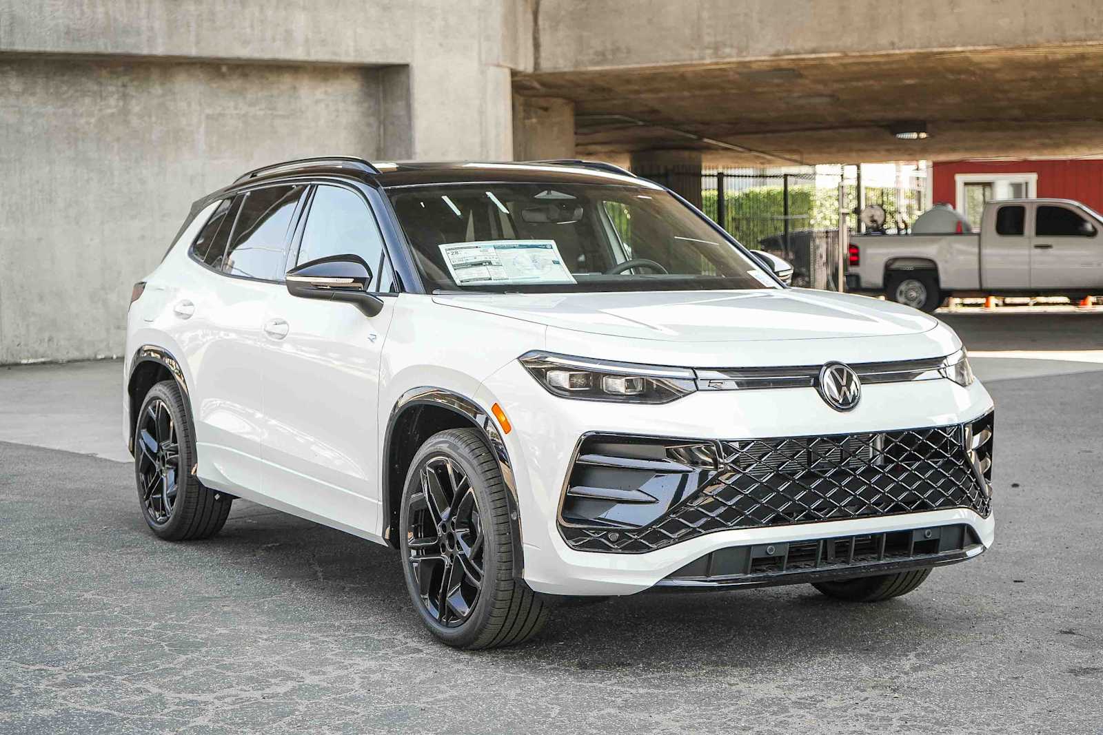 Thumbnail: 2026 Volkswagen Tiguan - 3