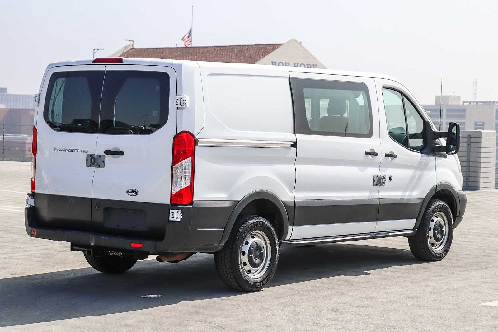 Thumbnail: 2015 Ford Transit Series - 4