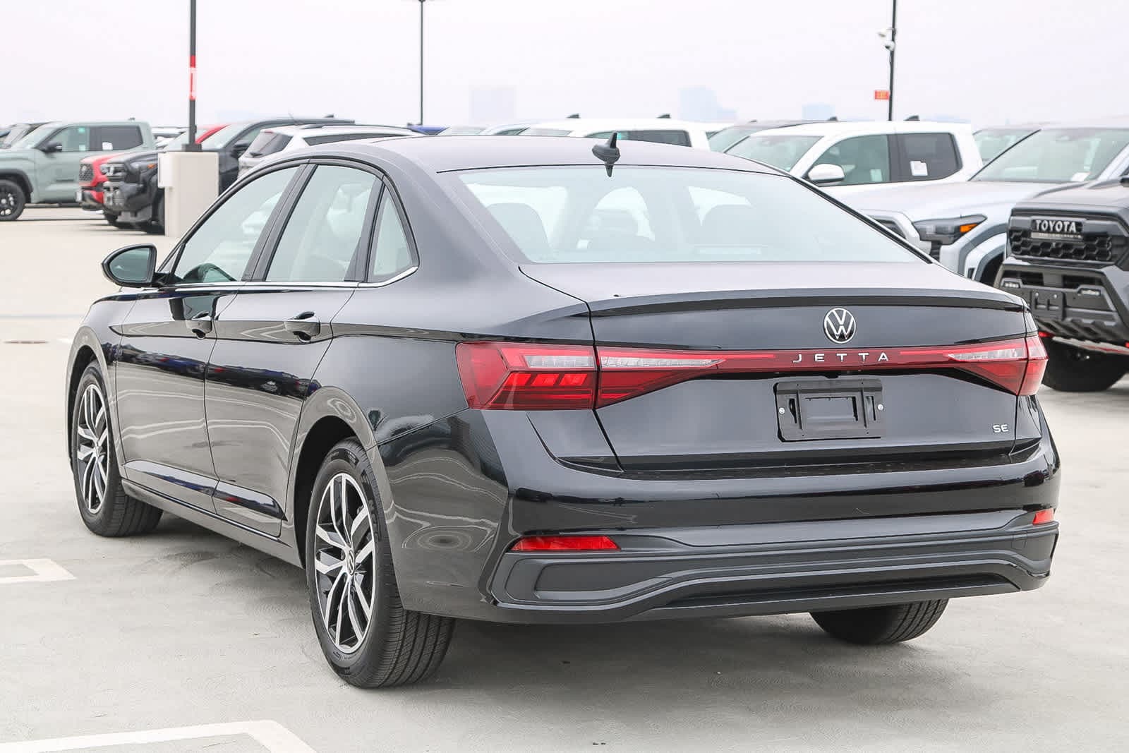 2025 Volkswagen Jetta SE 8