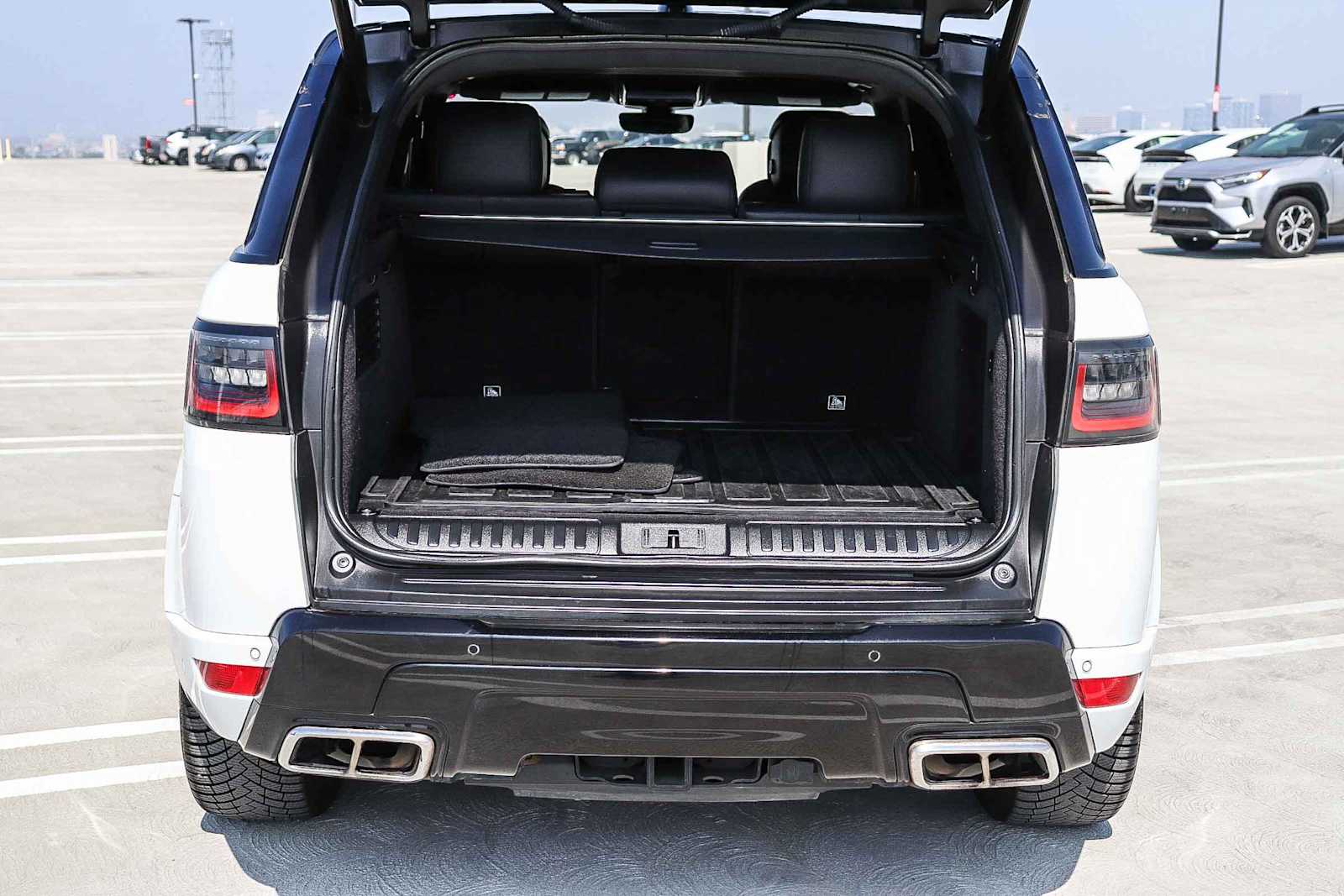 Thumbnail: 2018 Land Rover Range Rover Sport - 30