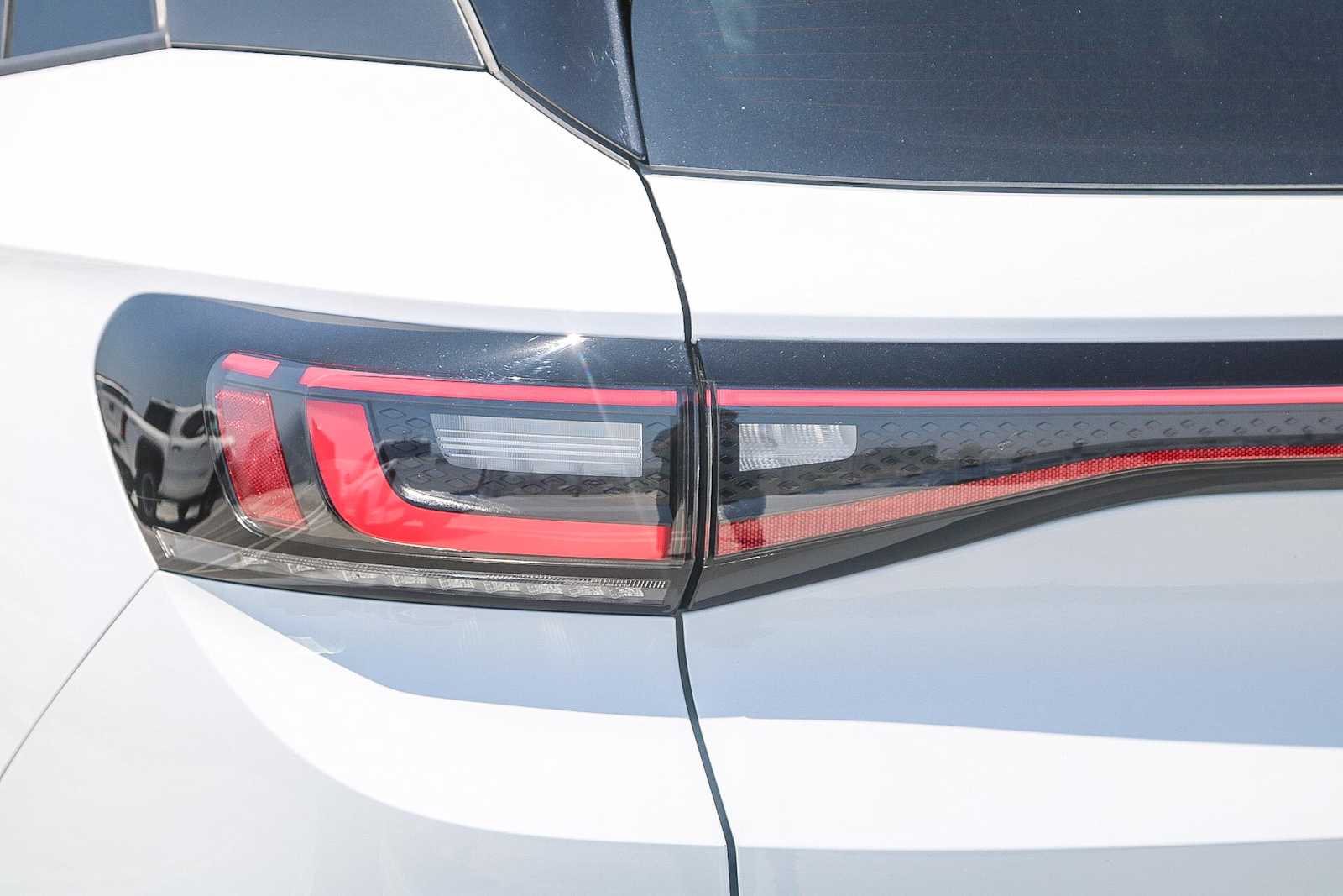 Thumbnail: 2022 Volkswagen ID.4 - 9