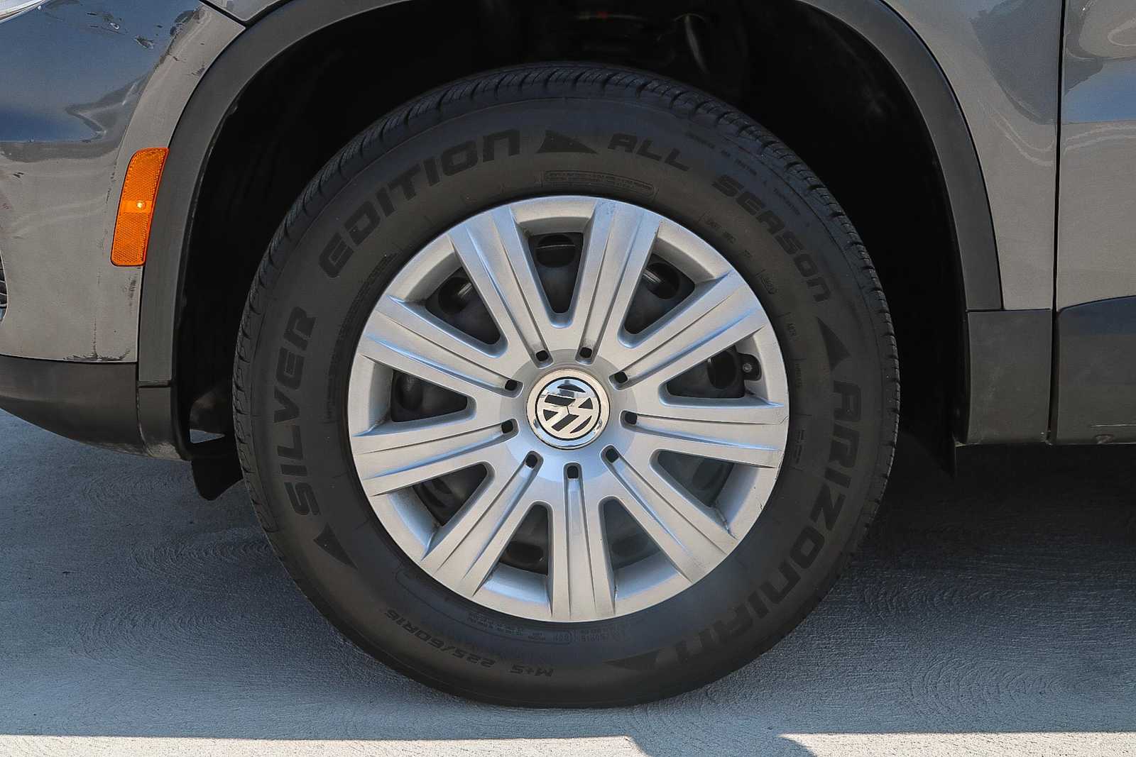 Thumbnail: 2018 Volkswagen Tiguan - 11