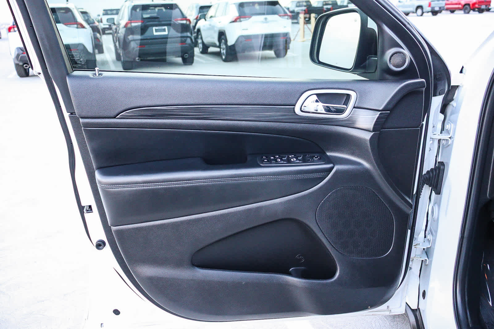 Thumbnail: 2019 Jeep Grand Cherokee - 21