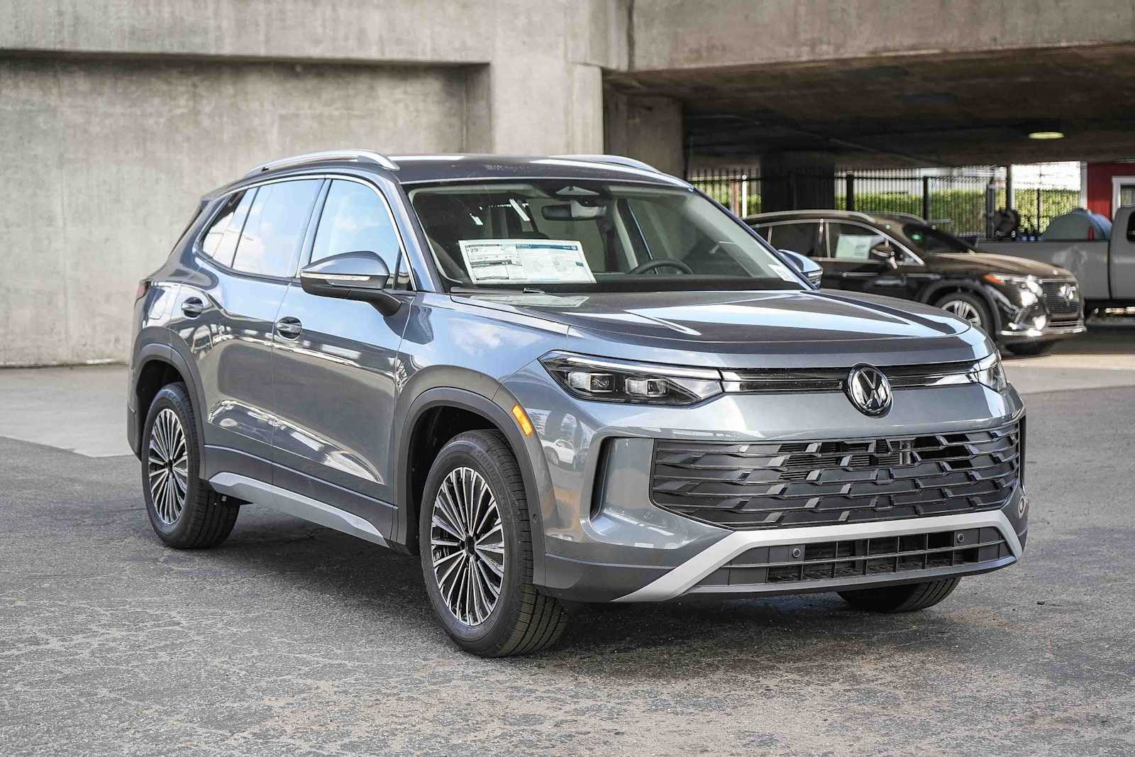 Thumbnail: 2026 Volkswagen Tiguan - 3
