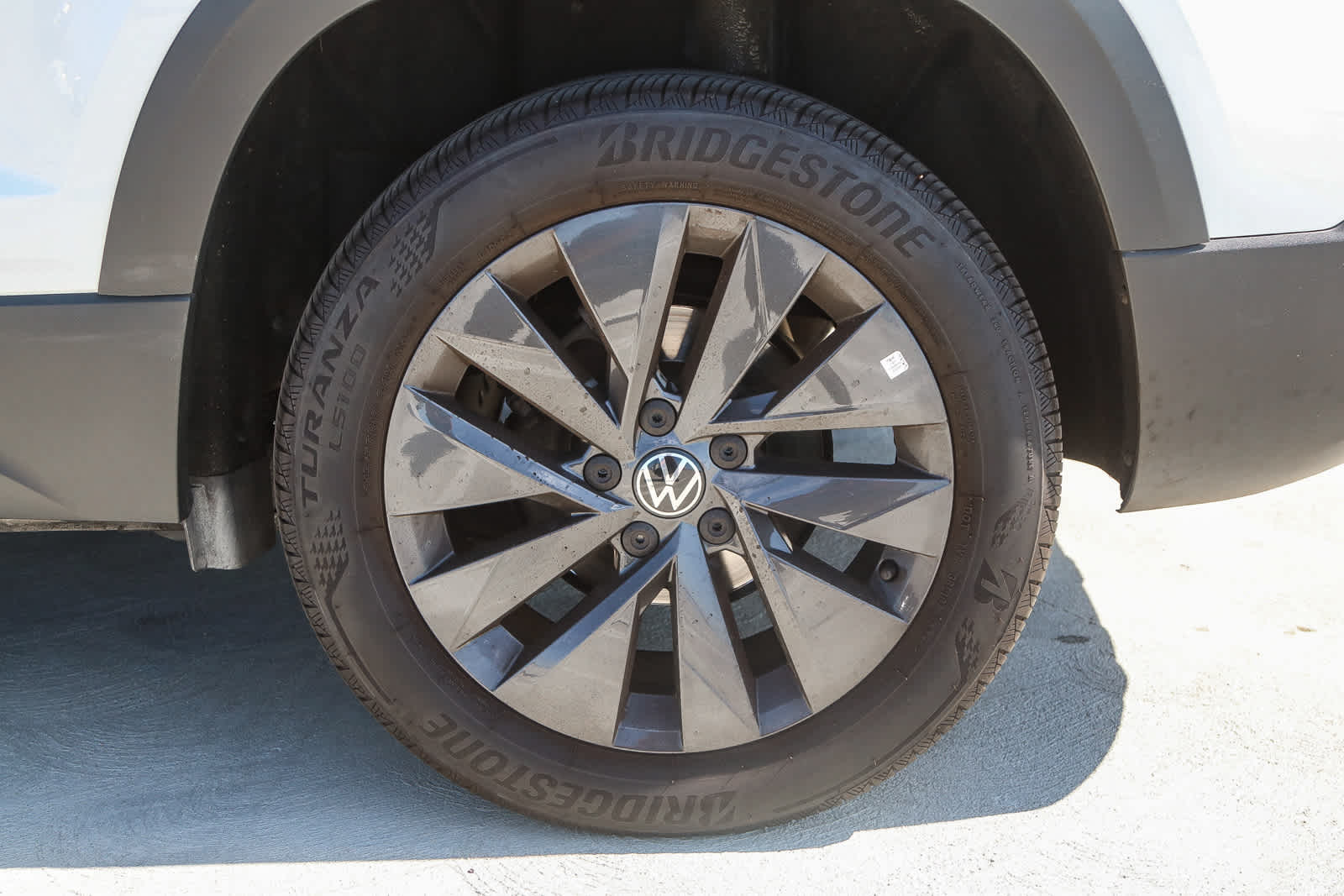 Thumbnail: 2022 Volkswagen Taos - 14