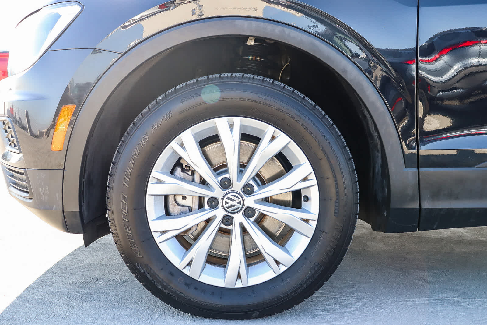 Thumbnail: 2019 Volkswagen Tiguan - 11