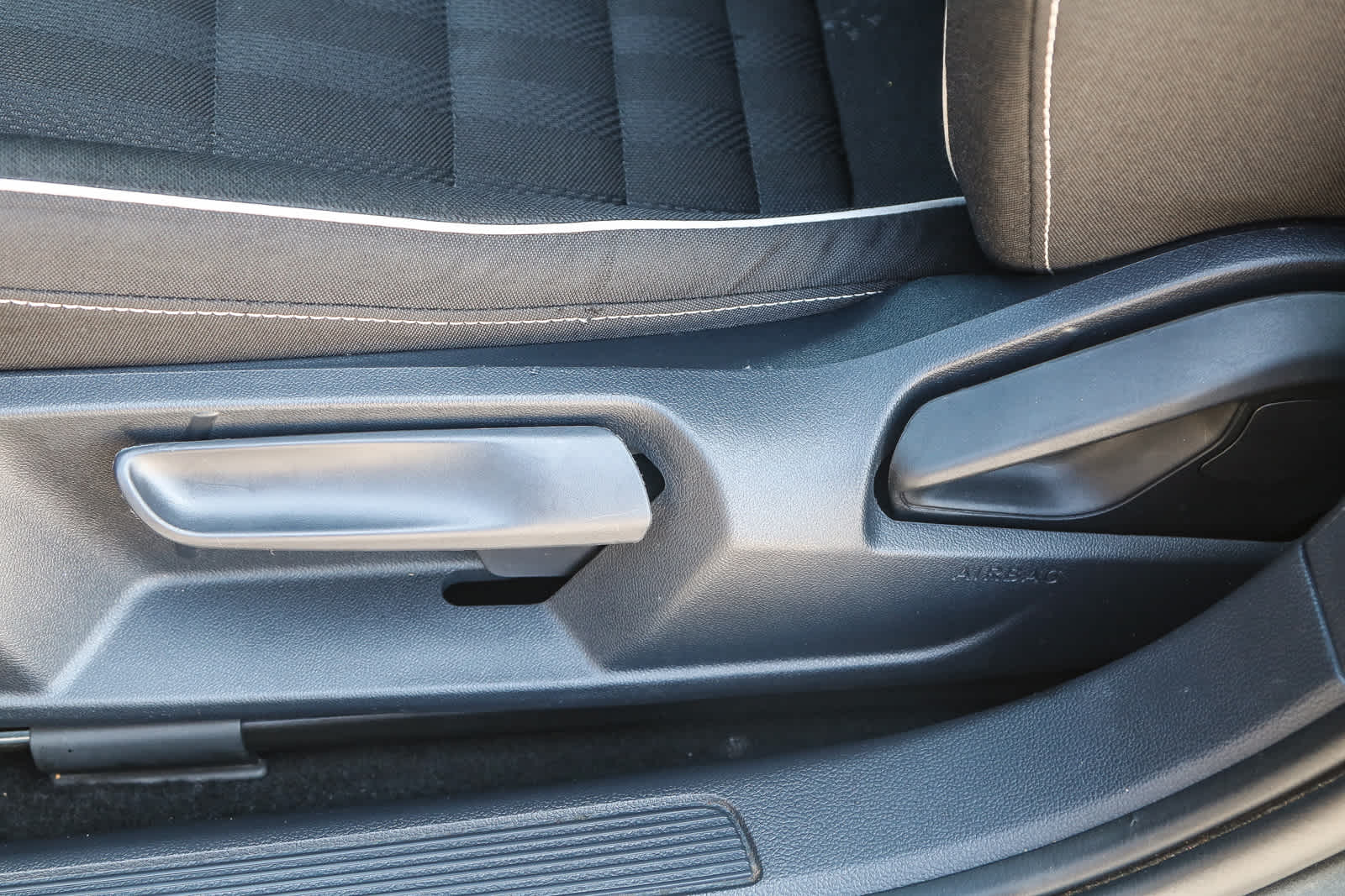 Thumbnail: 2023 Volkswagen Jetta - 22