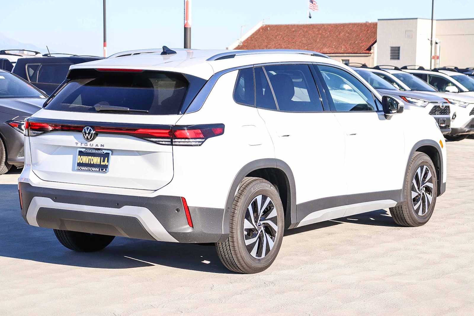 Thumbnail: 2026 Volkswagen Tiguan - 4