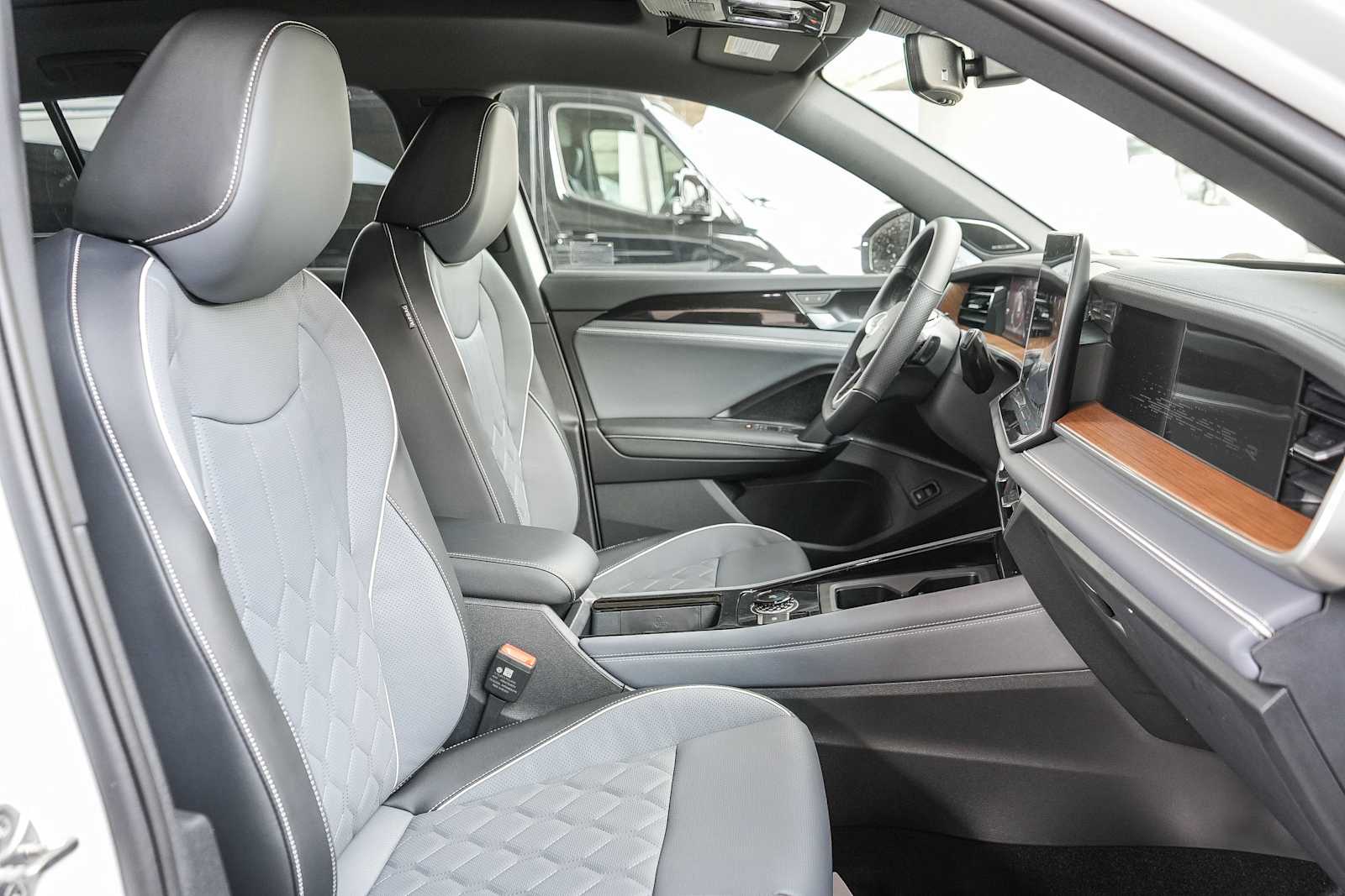 Thumbnail: 2026 Volkswagen Tiguan - 18