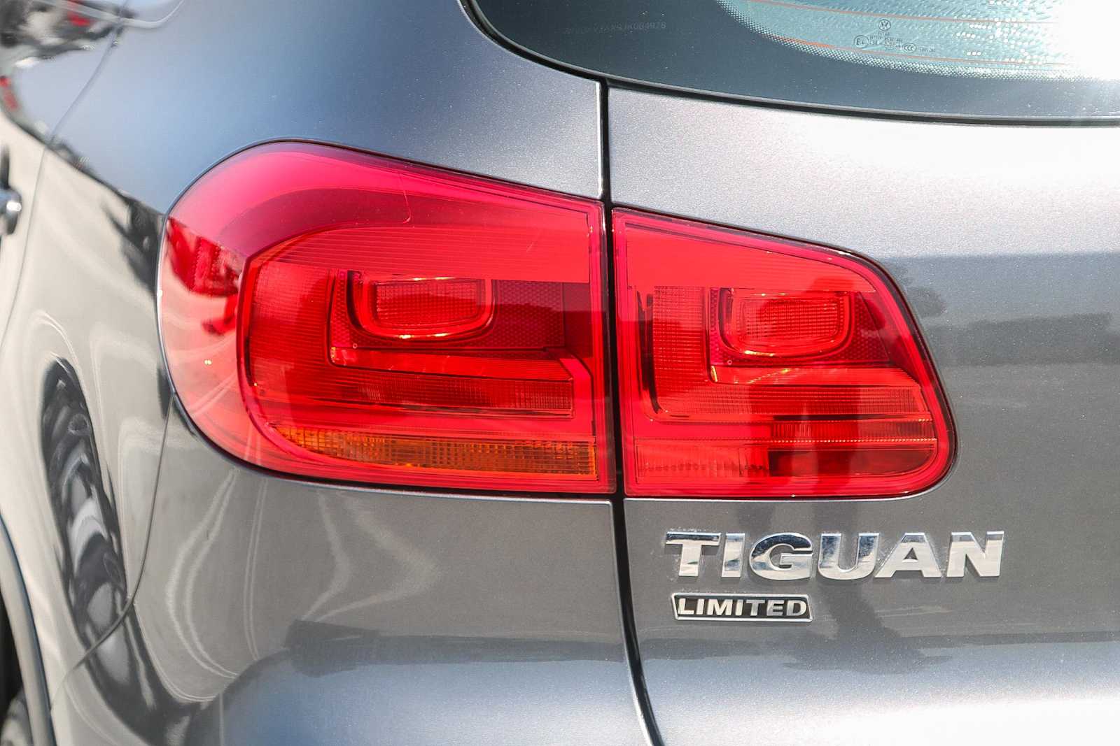 Thumbnail: 2018 Volkswagen Tiguan - 9