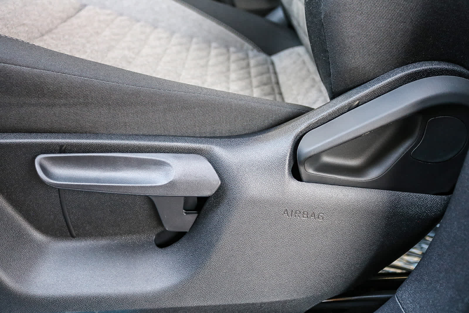 Thumbnail: 2025 Volkswagen Tiguan - 21