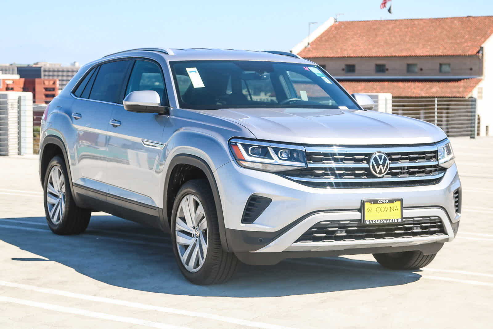 2022 Volkswagen Atlas Cross Sport SE Technology photo 2