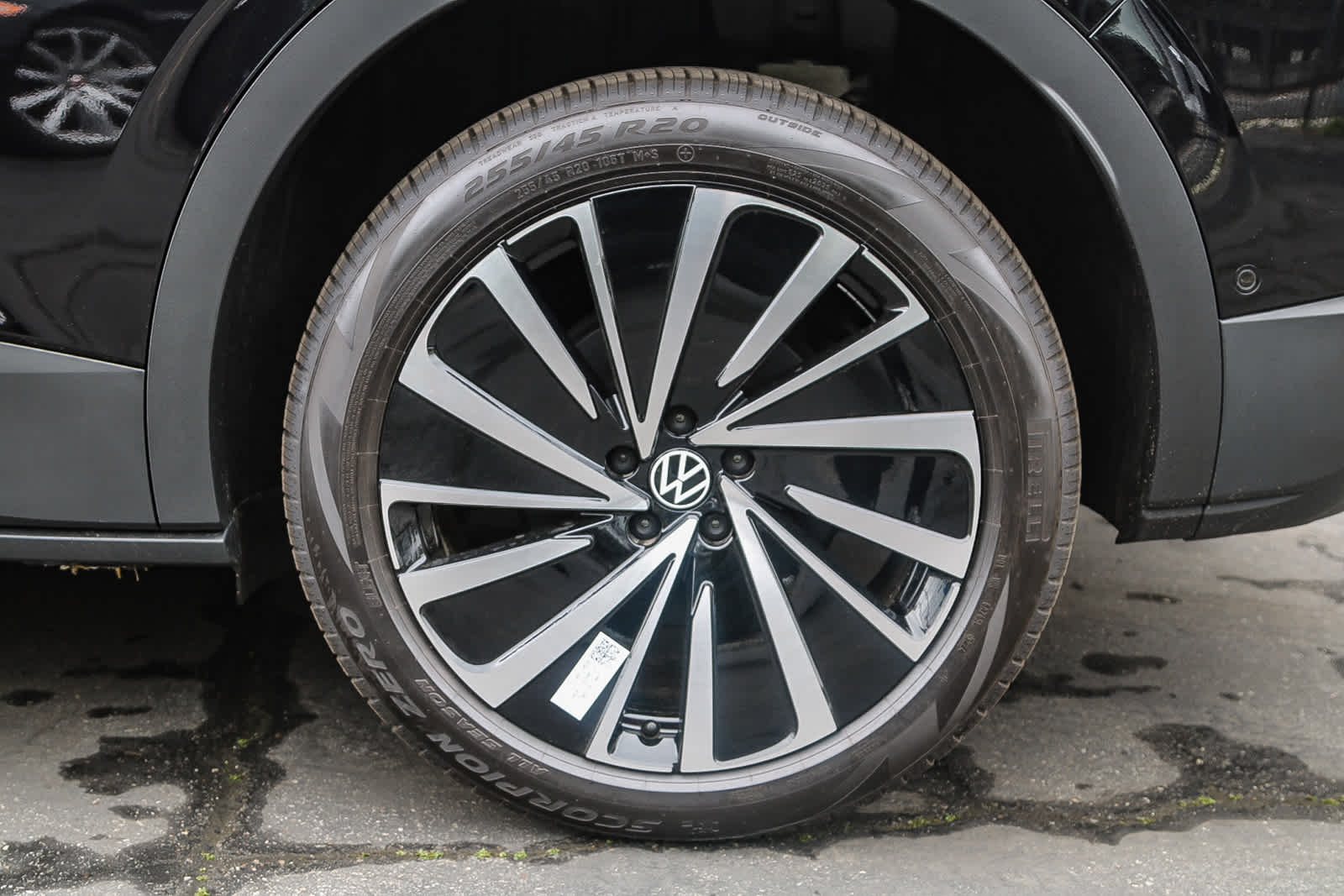 2025 Volkswagen ID.4 Pro 11