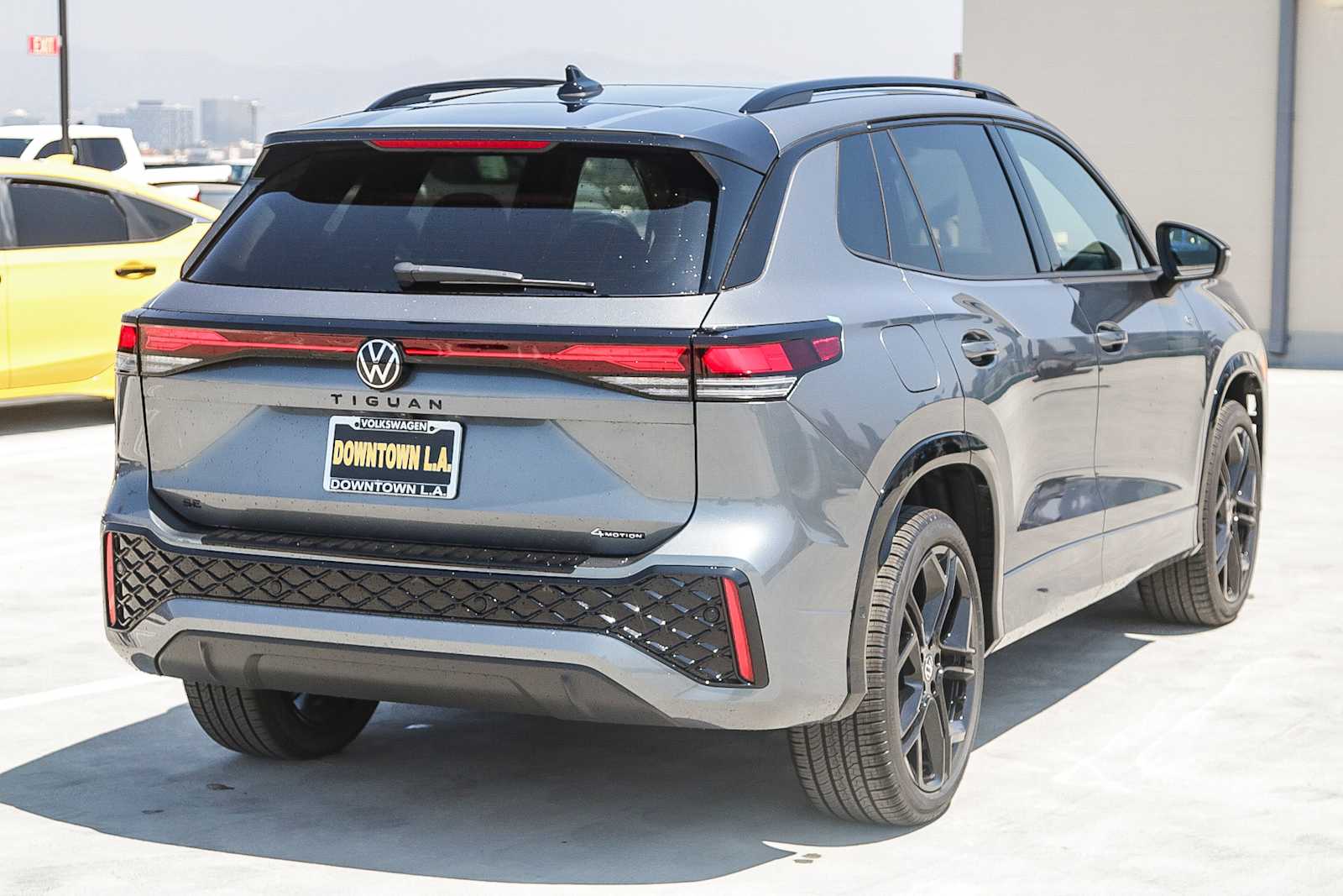 Thumbnail: 2025 Volkswagen Tiguan - 6