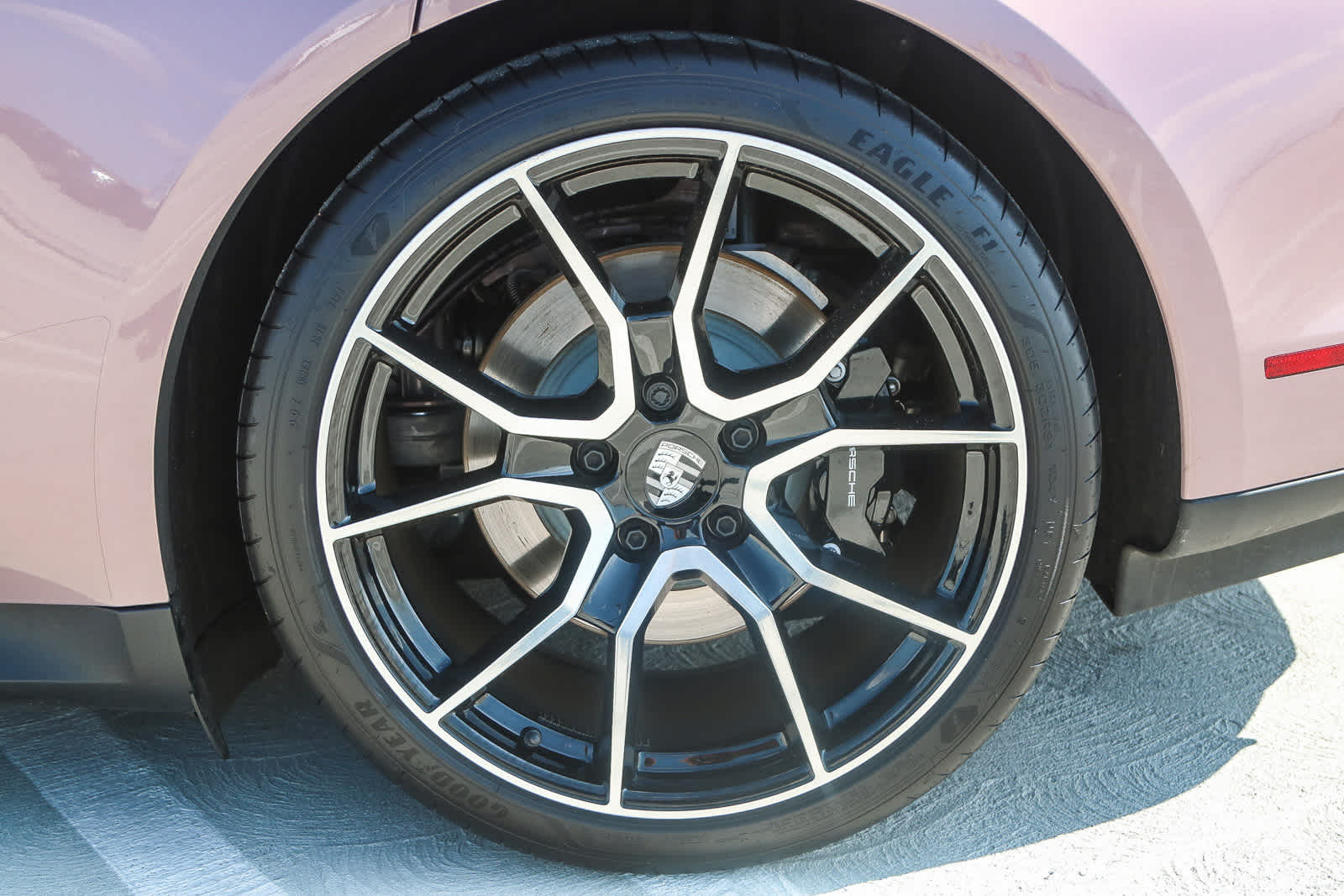 Thumbnail: 2025 Porsche Taycan - 12