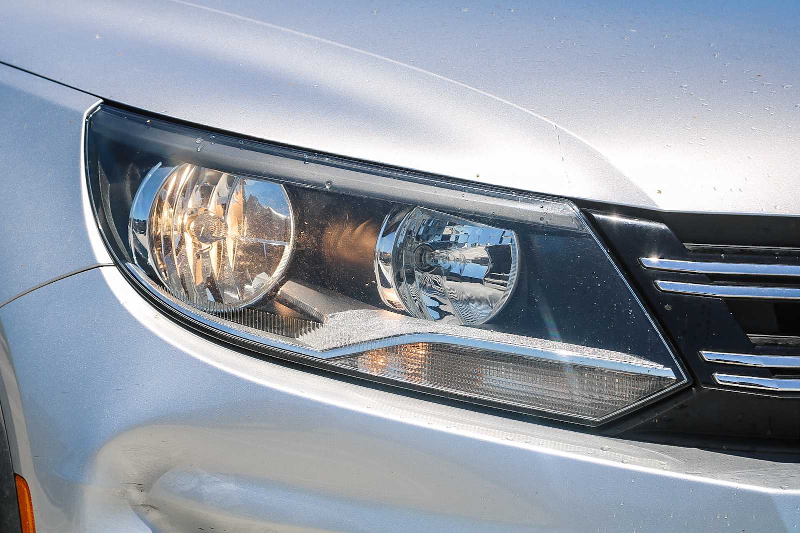 Thumbnail: 2016 Volkswagen Tiguan - 4
