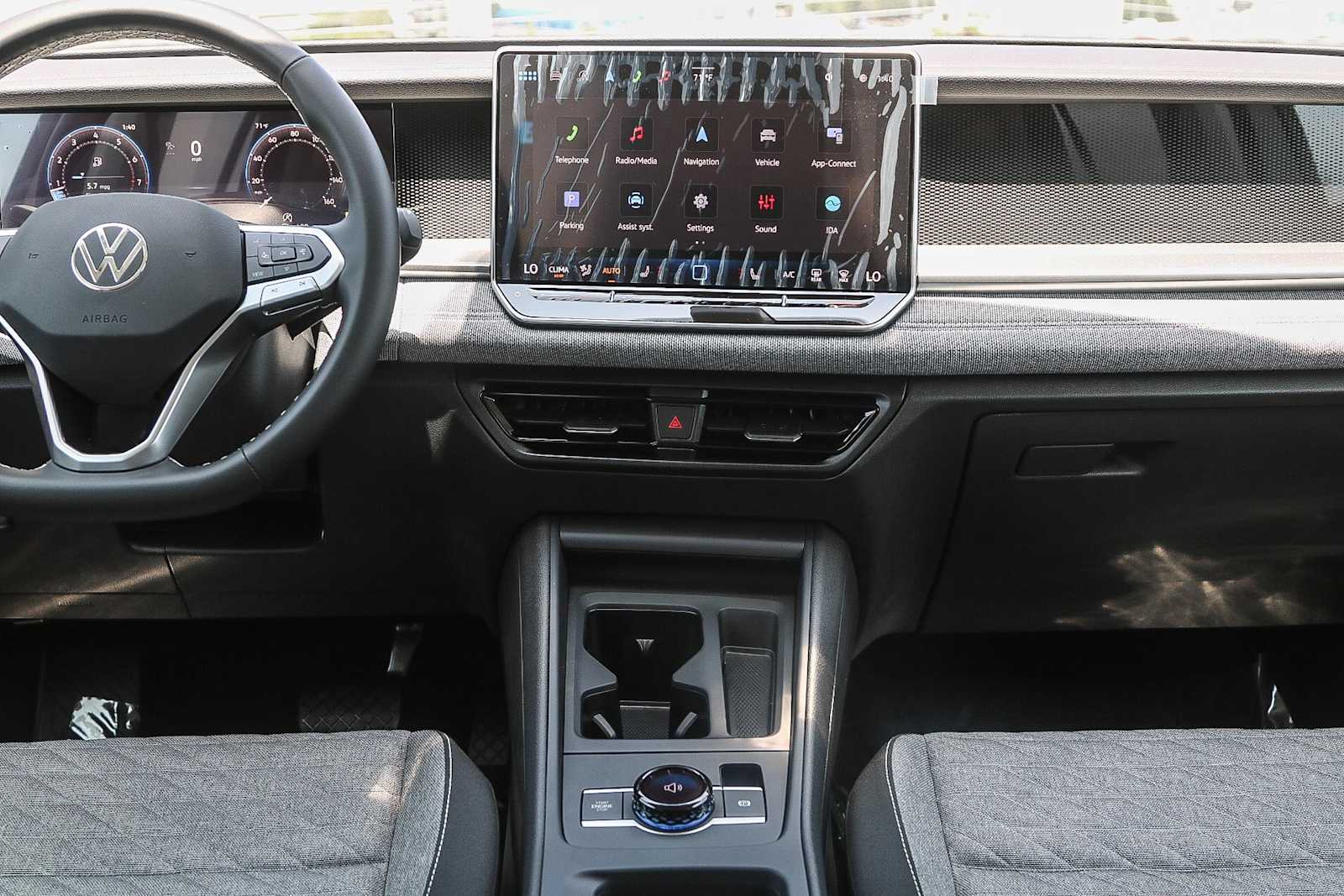 Thumbnail: 2025 Volkswagen Tiguan - 15