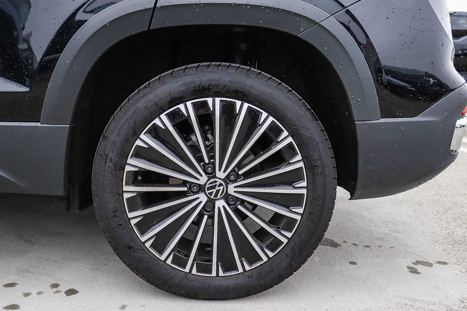 Thumbnail: 2025 Volkswagen Taos - 10