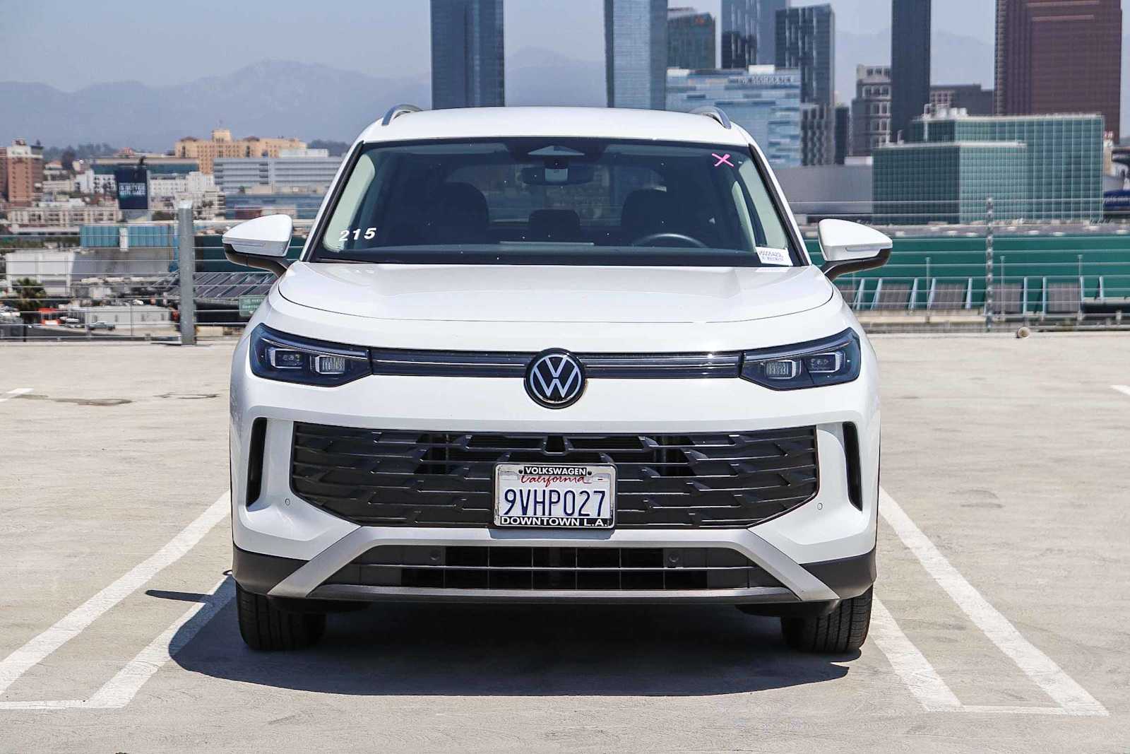 Thumbnail: 2025 Volkswagen Tiguan - 2
