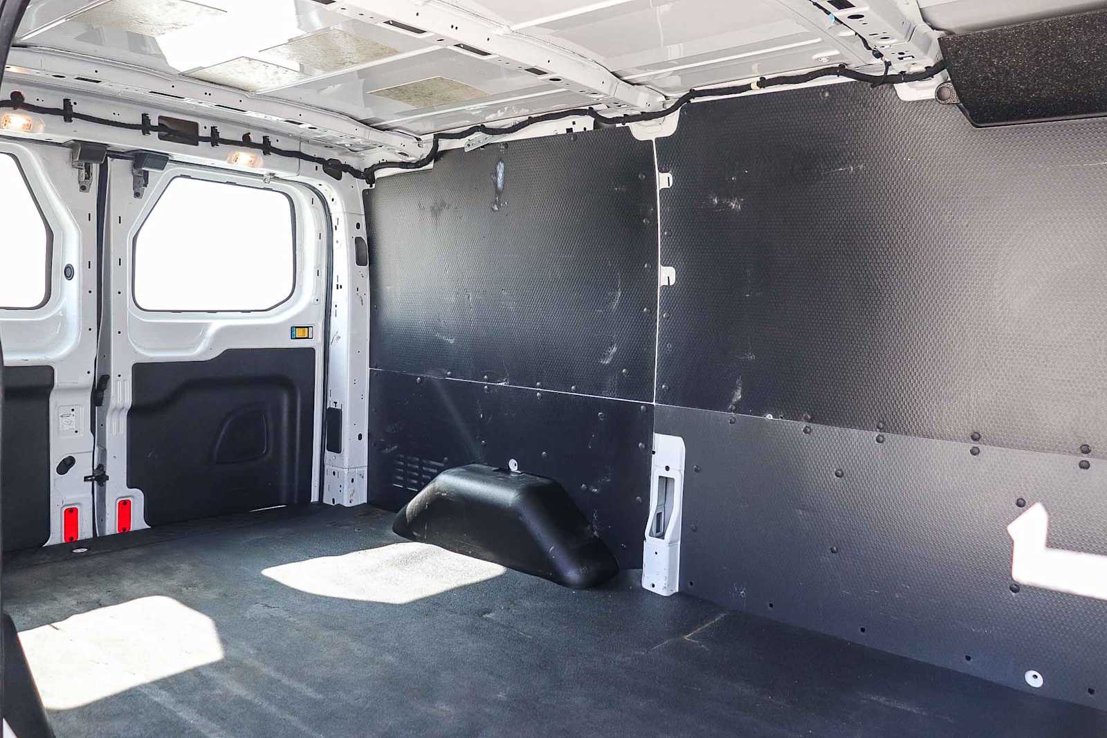 Thumbnail: 2015 Ford Transit Series - 21