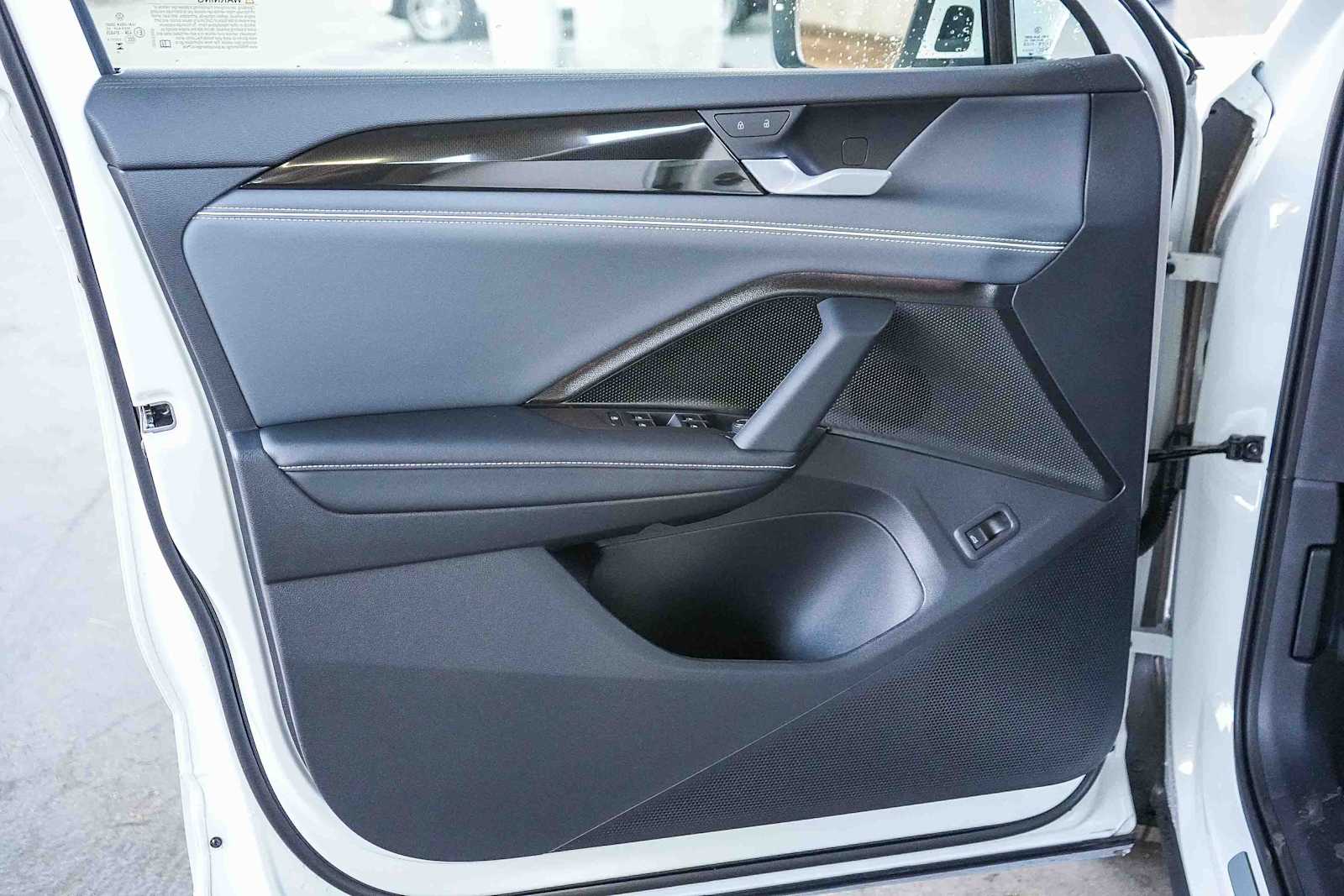 Thumbnail: 2026 Volkswagen Tiguan - 24